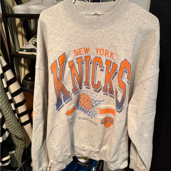 Abercrombie & Fitch Gray Oversized Sweatshirt - Picture 3 of 4